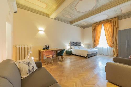 Aldrovandi Luxury Suites and Apartment — 4-Star Luxury Hotel in Bologna, Italy