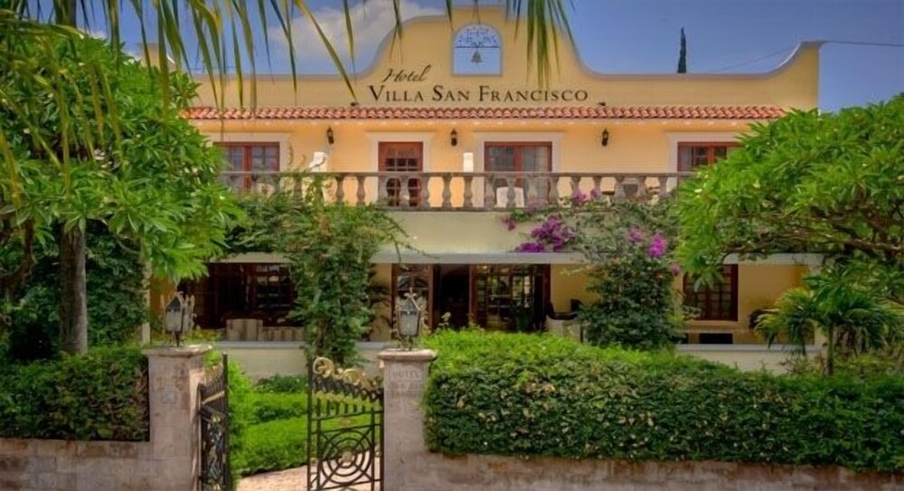 Hotel Villa San Francisco in Chapala, Mexico