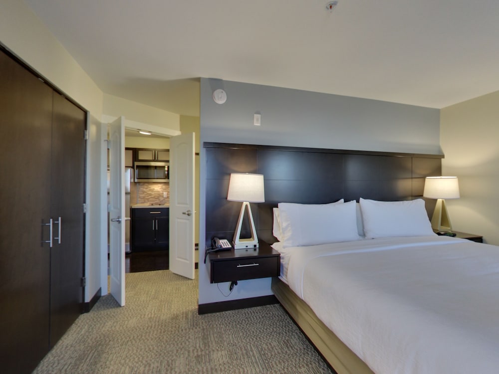 Staybridge Suites Madison Fitchburg - photo 9