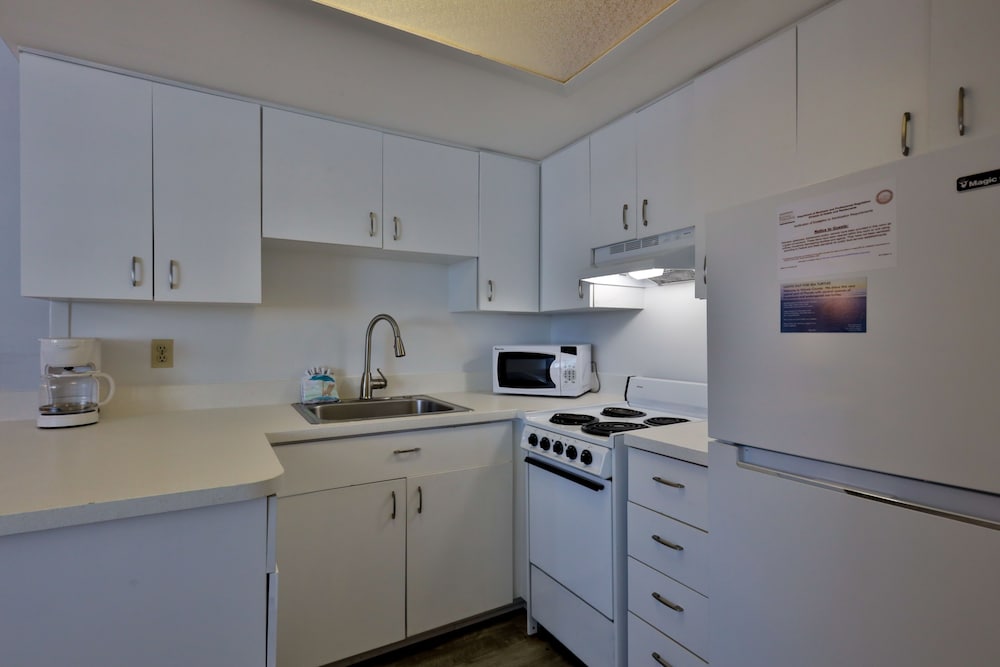 Coastal Waters Inn - photo 57