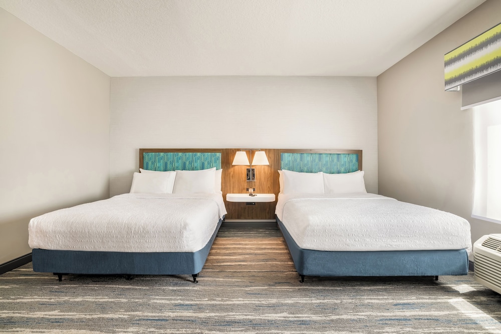 Hampton Inn Fort Myers Downtown - photo 8