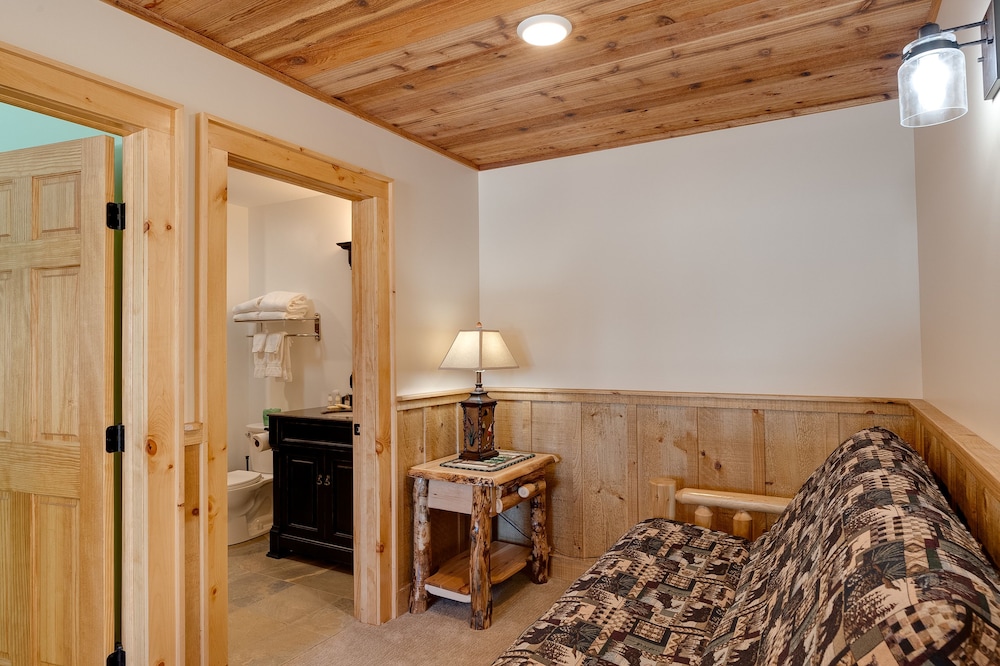 Cobble Mountain Lodge - photo 76