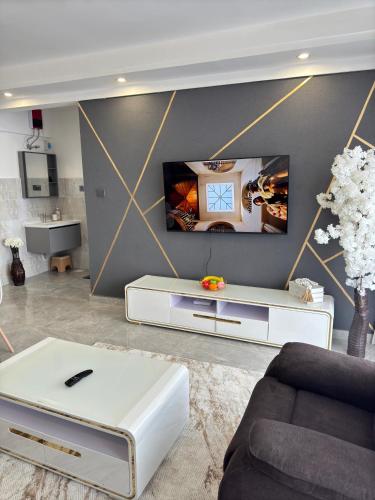 Lisa Luxury Homes