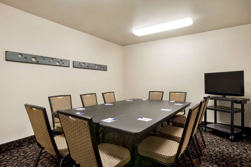 Baymont by Wyndham Glenwood - photo 16