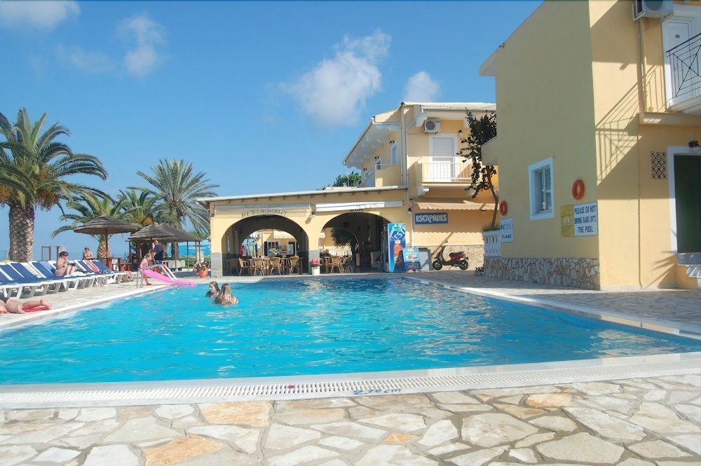 Complex Lemon Grove - carbon neutral hotel in Corfu