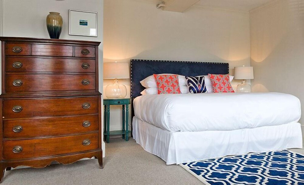 The Lindsey Hotel - photo 8
