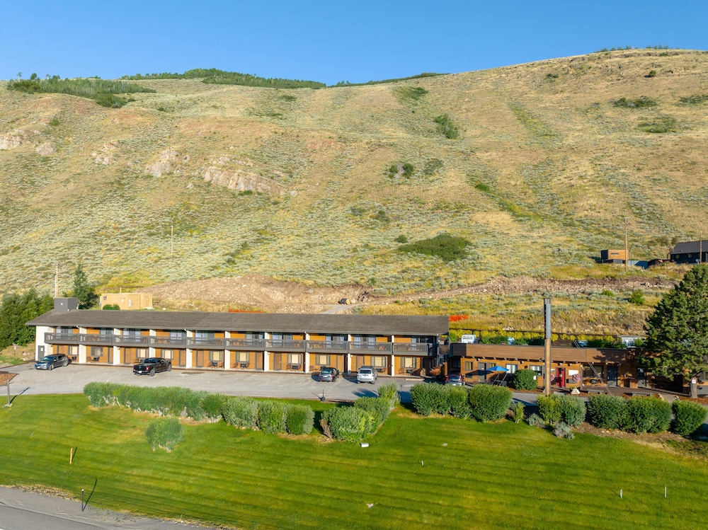 Elk Refuge Inn - photo 96