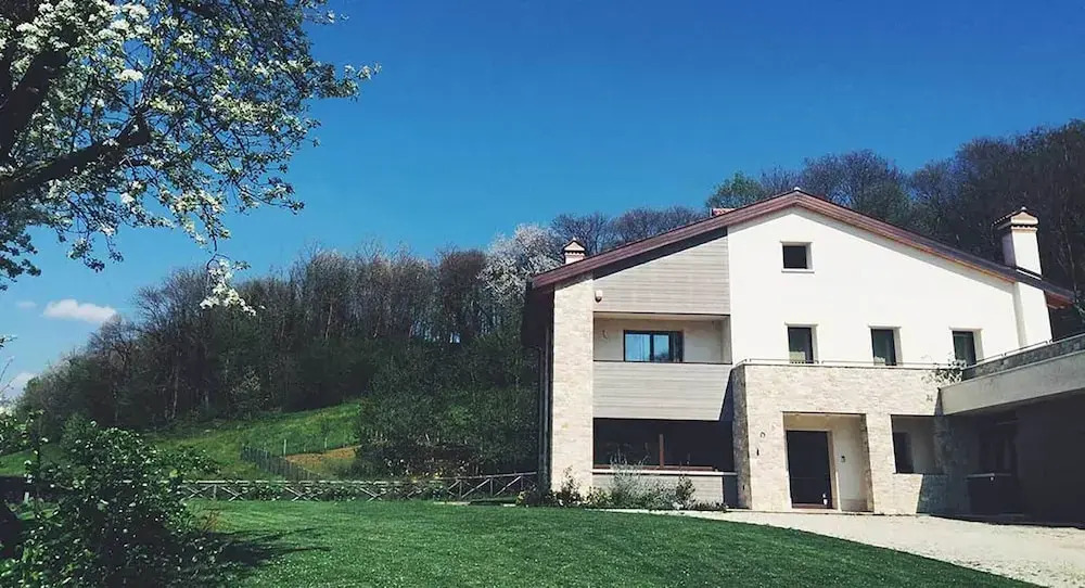 Agriturismo CasaMela — 4-Star Luxury Hotel in Paderno Del Grappa, Italy