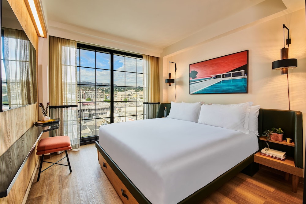 Hollywood Volume A Tribute Portfolio Hotel - photo 10