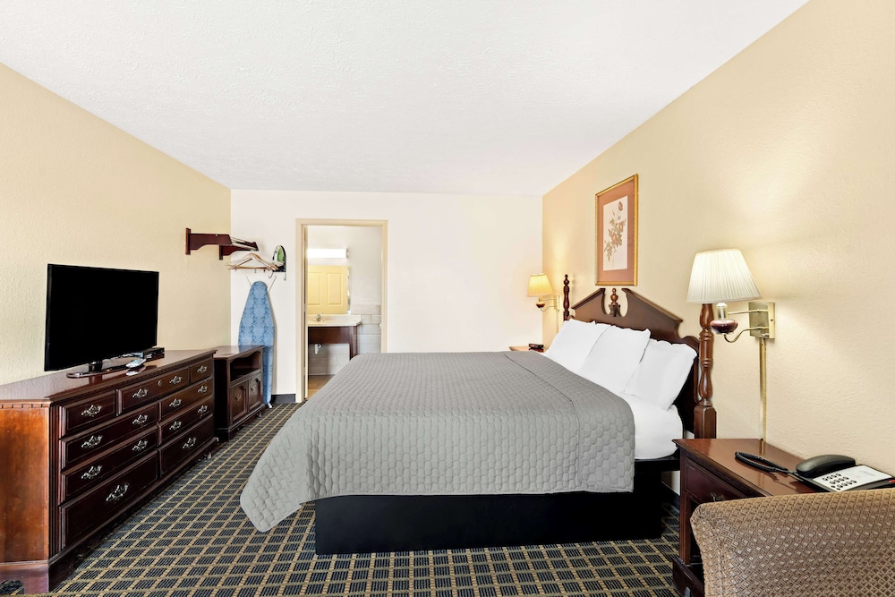 Americas Best Value Inn & Suites Mt. Pleasant - photo 14