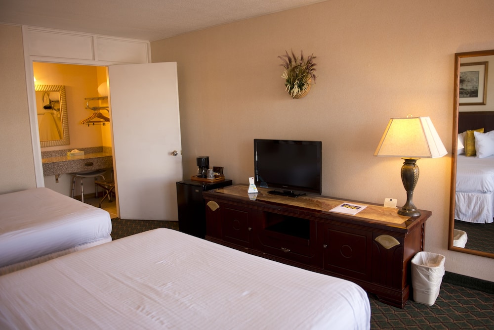 Travelodge by Wyndham Ogallala - photo 5