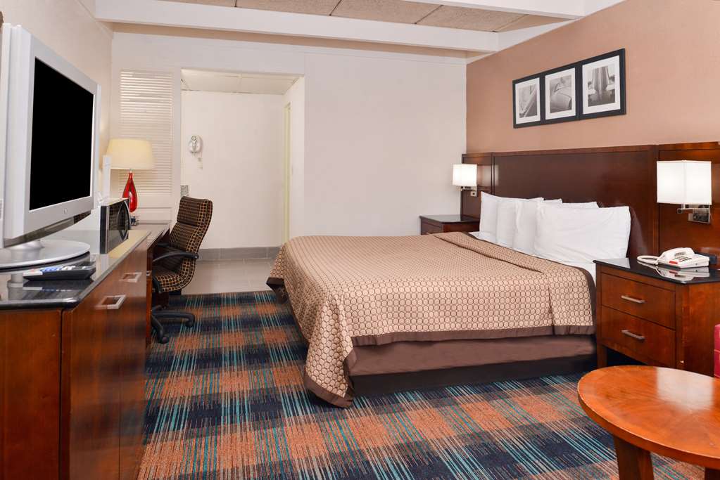 Americas Best Value Inn Augusta Historic Downtown - photo 9