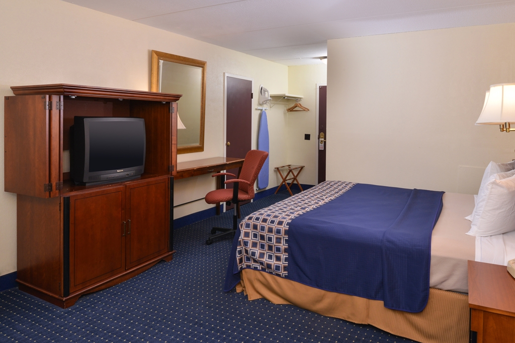 Americas Best Value Inn Geneva - photo 14