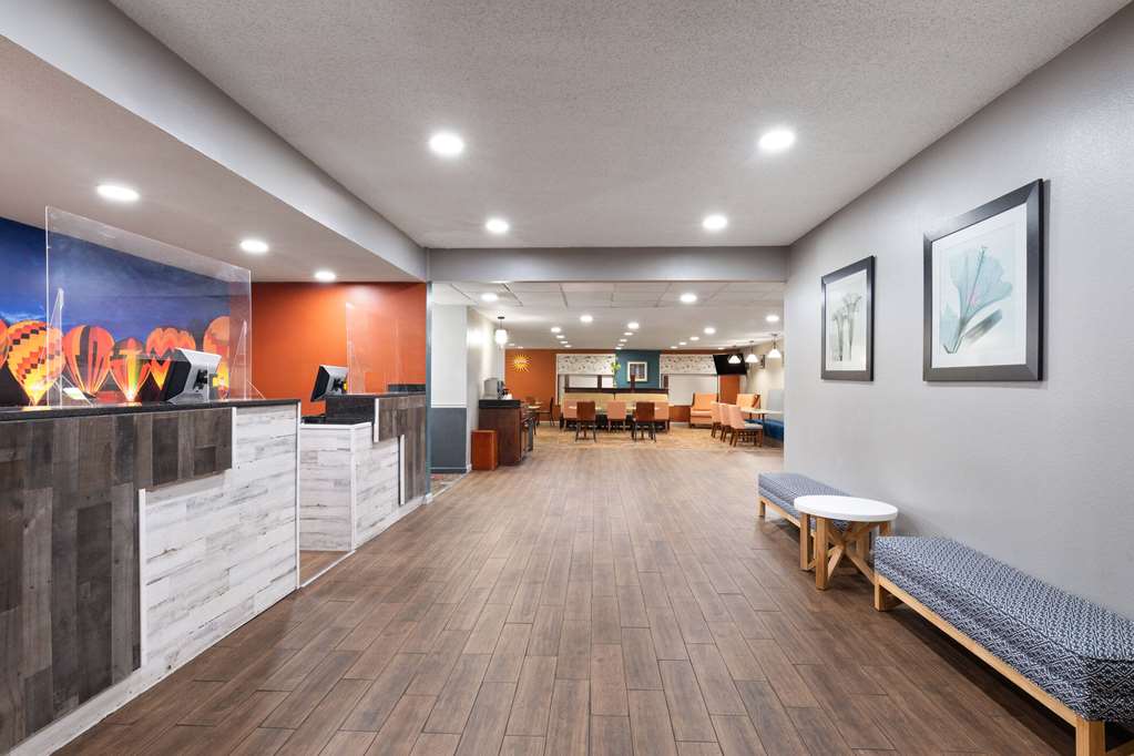 La Quinta Inn by Wyndham Decatur - photo 4