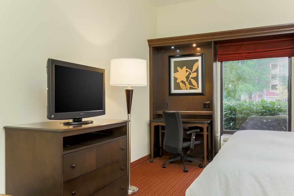 Hampton Inn Champaign Urbana - photo 11