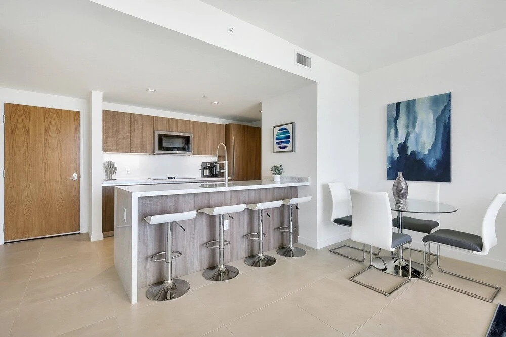 Top Fort Lauderdale Condo 9th Floor Private and Sanitized Hotel Amenities Free Parking for Stays Over 27 Days 400 ft From the Beach. Hosted by Super Host - photo 18