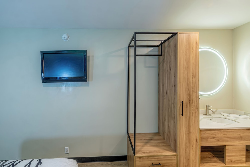 Exclusivo Inn by OYO Grand Prairie TX - photo 7