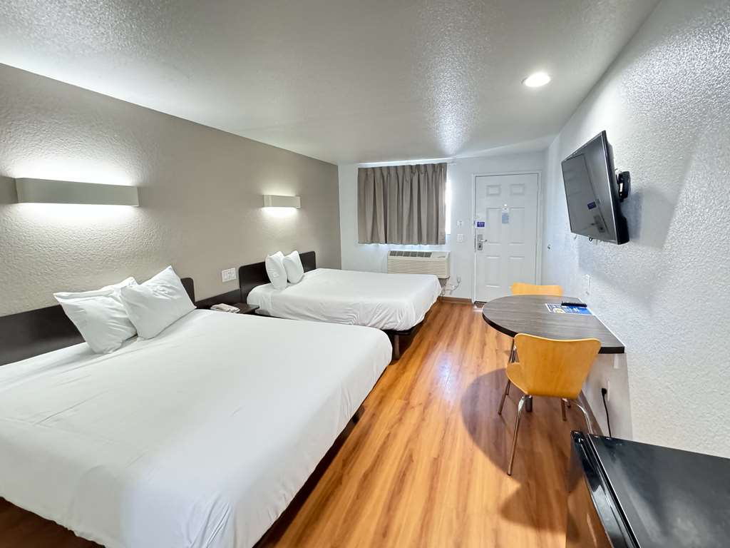 Motel 6 Ontario Airport - photo 22