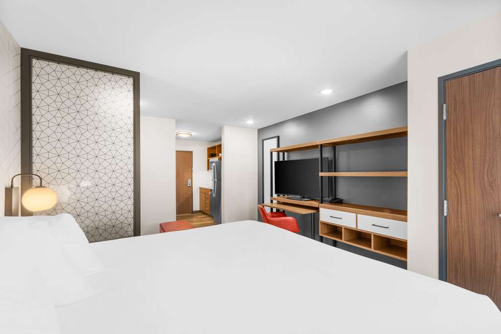 Everhome Suites Lexington Horse Park - photo 13
