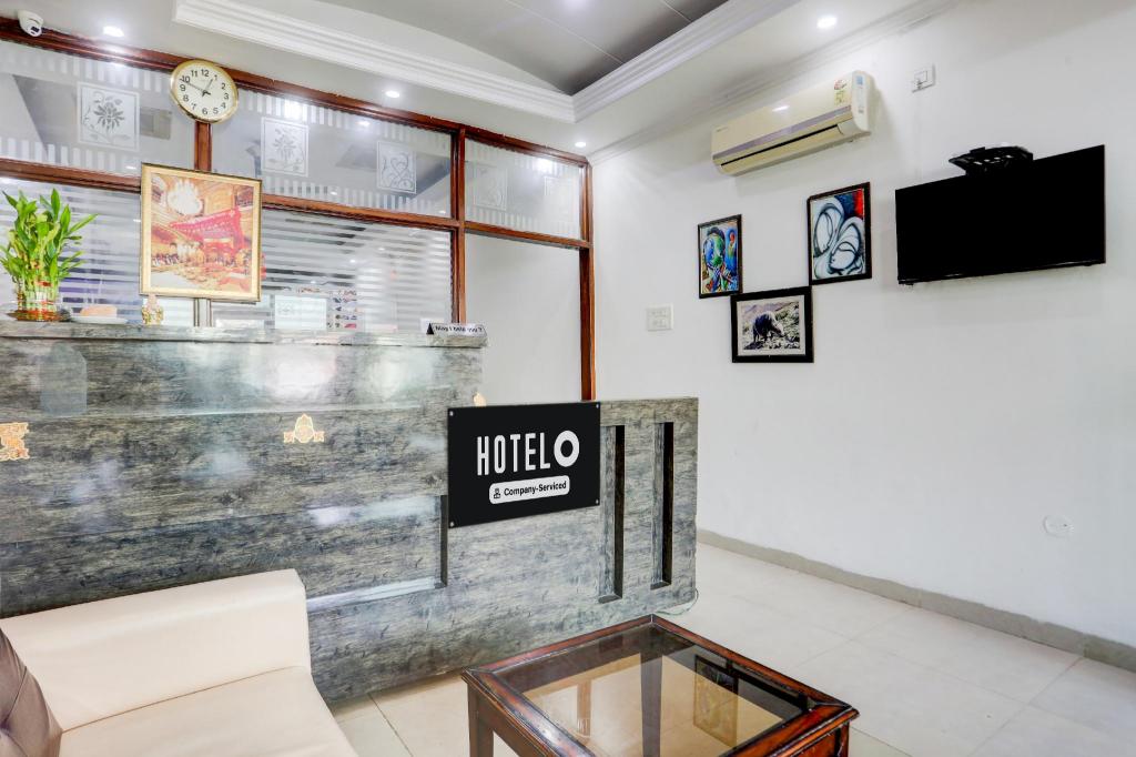 Super Hotel O Lohgarh Road Zirakpur Formerly JB Plaza