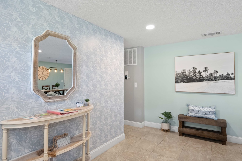 Welcome Basket Pool By Beach Fire Pit BBQ PS4 - last minute hotel in Saint Augustine