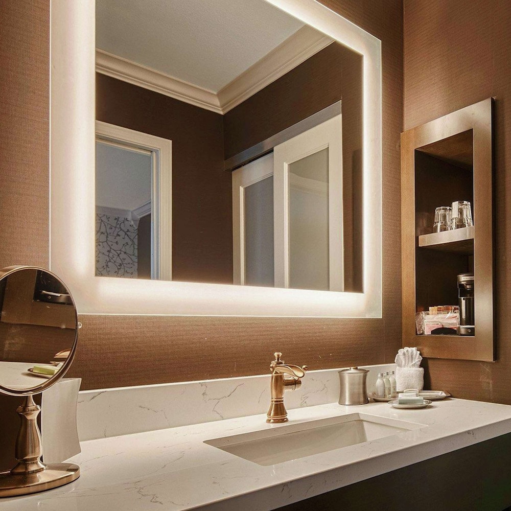 The Burgundy Hotel Tapestry Collection by Hilton - photo 29