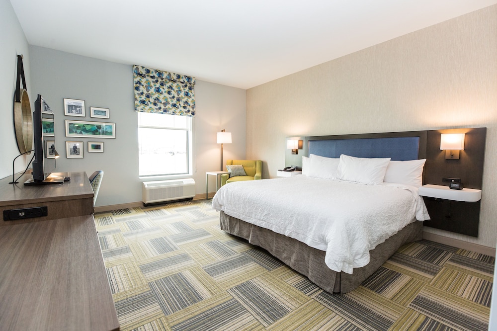 Hampton Inn & Suites Syracuse North Airport Area - photo 10