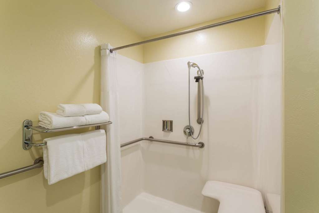Days Inn & Suites by Wyndham East Flagstaff - photo 3