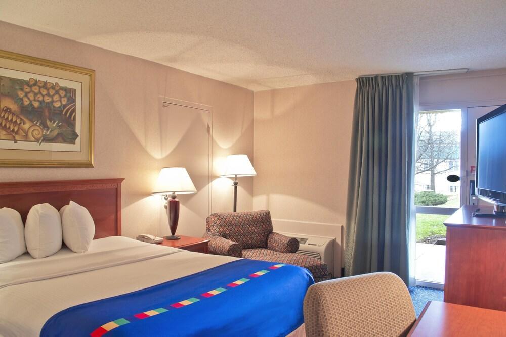 Park Inn By Radisson Harrisburg West - photo 12