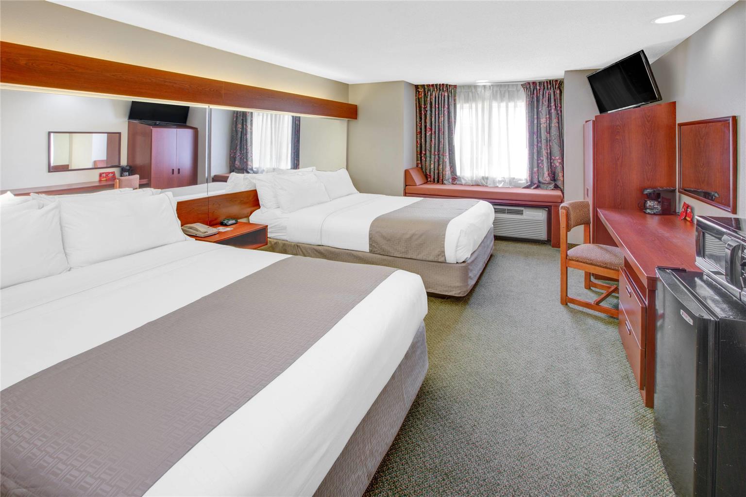 Microtel Inn & Suites by Wyndham Hattiesburg - photo 6