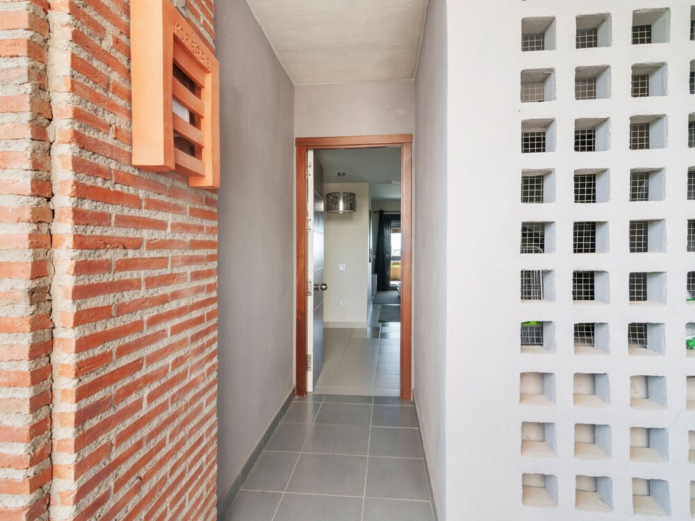 Modern apartment on the Valle del Este Golf resort 10 min from the beach — hotel in Vera