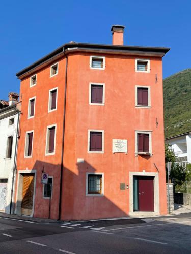 Palazzo Zurloni — hotel in Revine