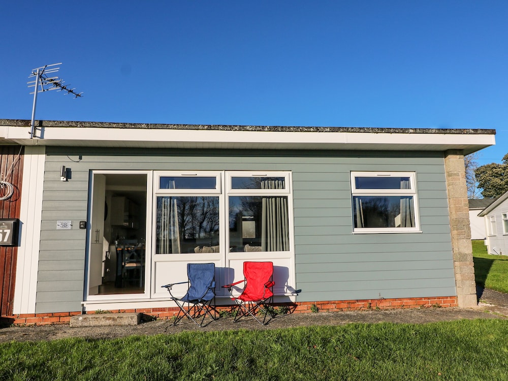 Beachcomber - carbon neutral hotel in Dartmouth
