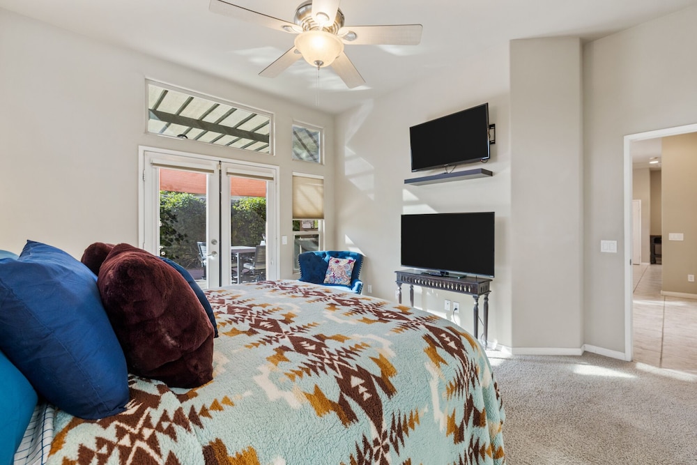 A Royal Oasis in the Desert with pool spa and Epic Game Room in Bermuda Dunes, United States