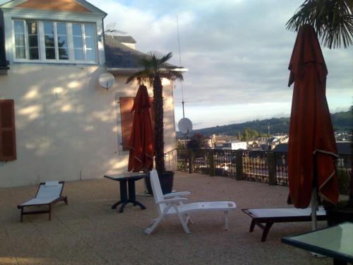 Apparth tel Bellevue Thermes de la Reine in Bagneres-De-Bigorre, France