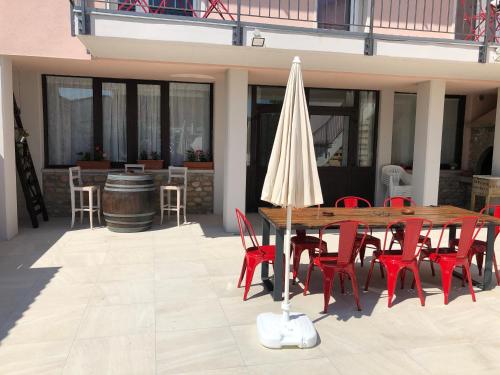 Corte del Garda Home — 4-Star Luxury Hotel in Castelnuovo Del Garda, Italy