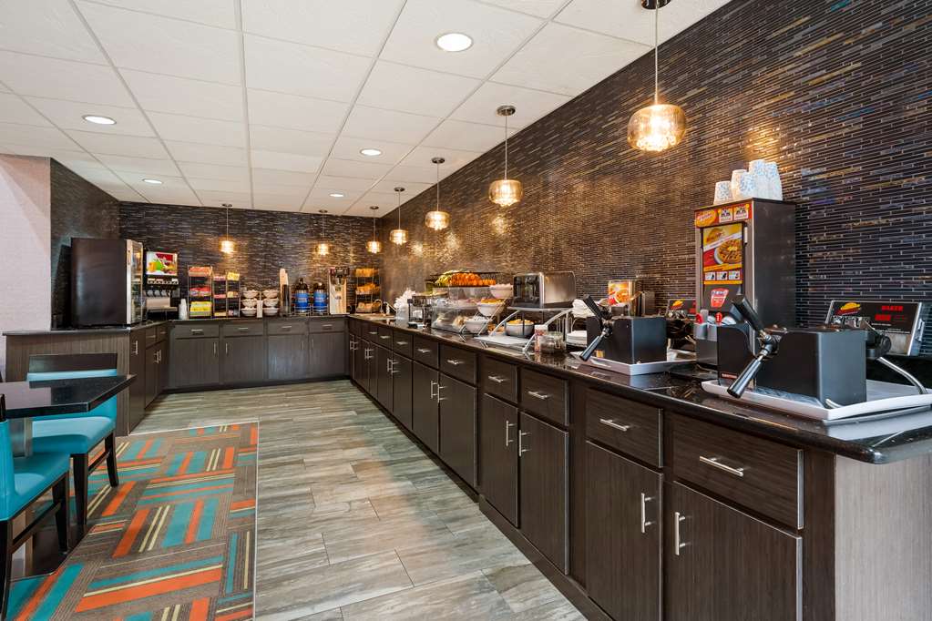Best Western Bradbury Inn & Suites - photo 5