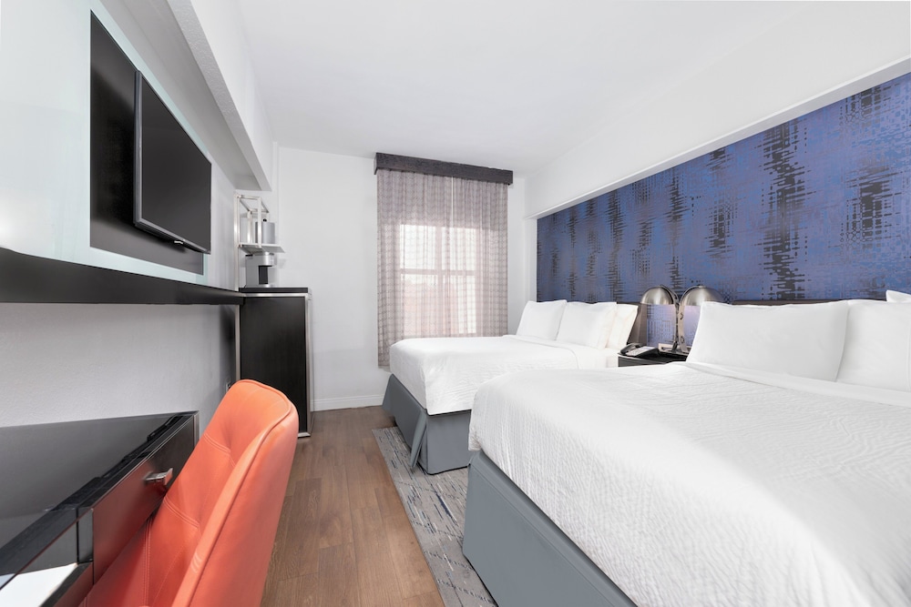 Holiday Inn Express Dallas Downtown - photo 23