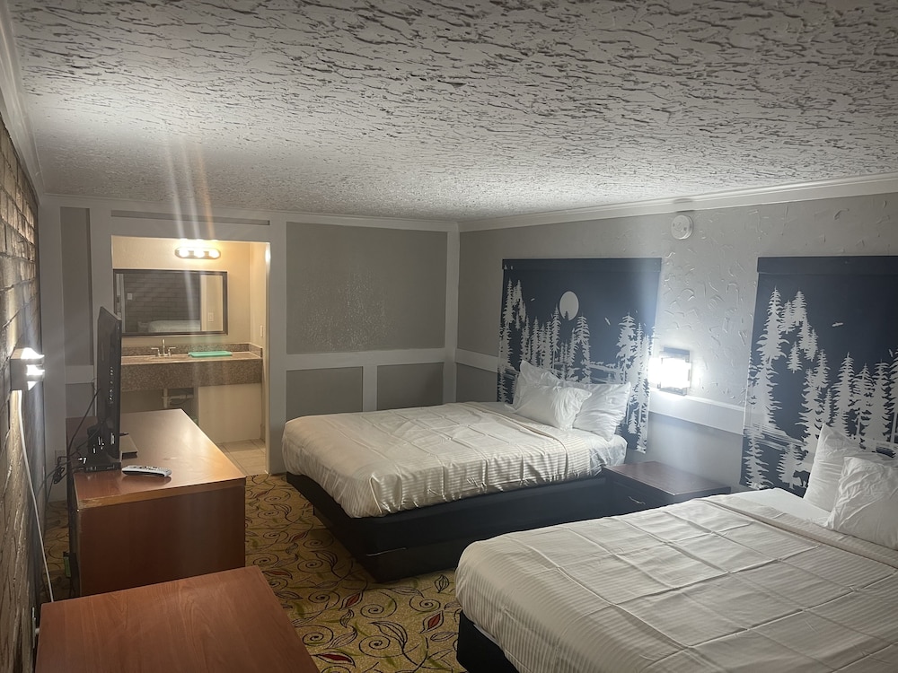 Stratford House Inn Branson - photo 8