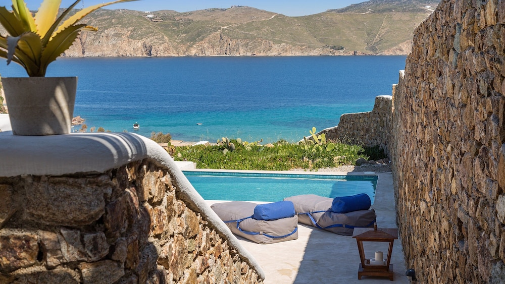 Mykonos Panormos Villas & Suites — 4-Star Luxury Hotel in Mykonos, Greece