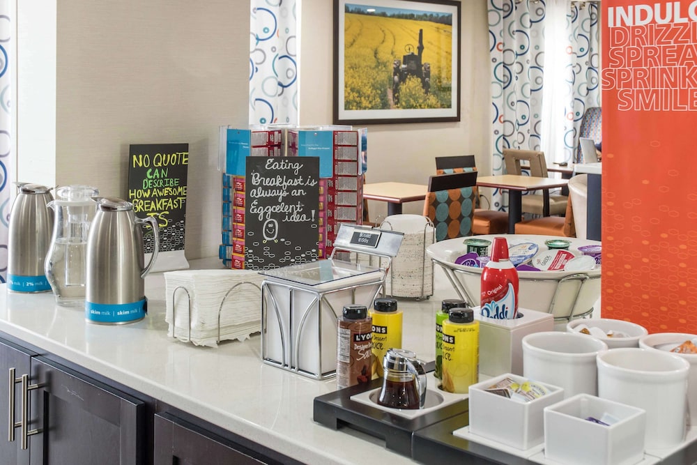 Hampton Inn Douglas - photo 22