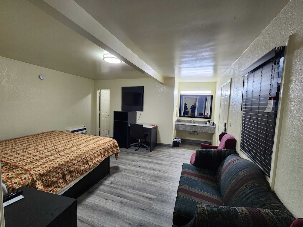 Green Garden Inn - photo 23