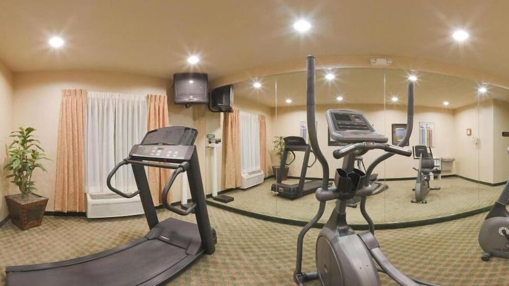 Triple Play Resort Hotel & Suites - photo 37