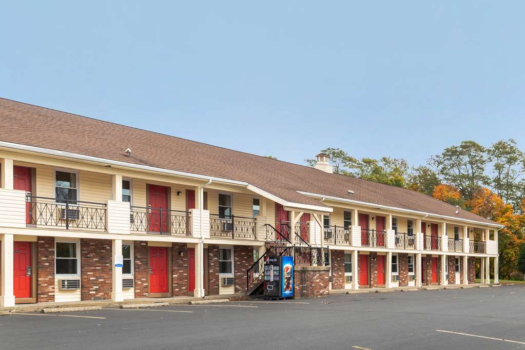 Econo Lodge Sturbridge Route 20 - photo 10