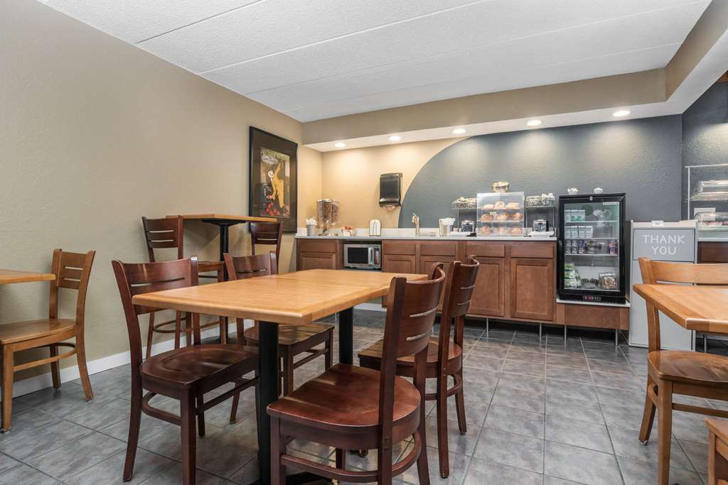 AmericInn by Wyndham Lake City - photo 11