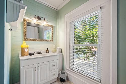 Old Carrabelle Hotel Magnolia Suite in Carrabelle, United States