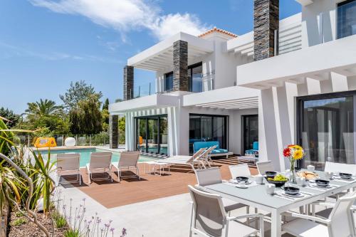 Villa Vogue by Indigo — 4-Star Luxury Hotel in Estombar, Portugal