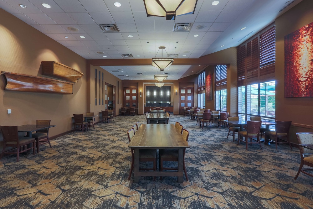 DoubleTree by Hilton Bay City Riverfront - photo 58