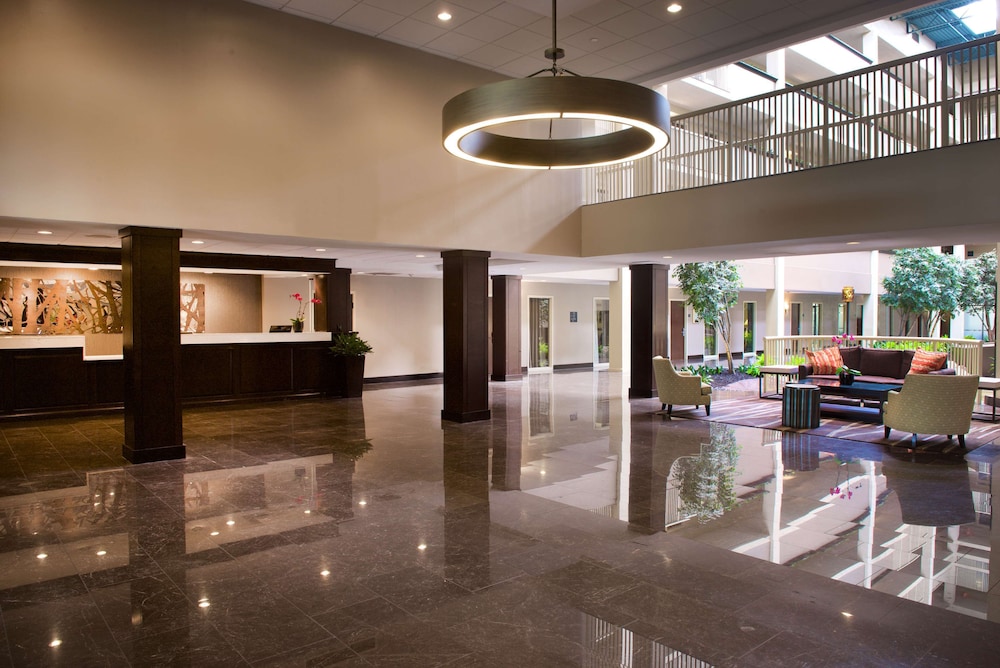 Embassy Suites by Hilton Philadelphia Airport - photo 12