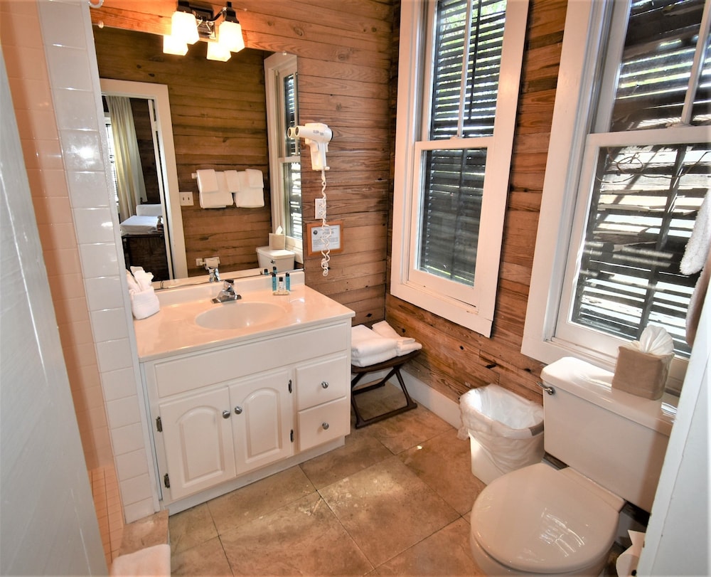 Simonton Court Historic Inn & Cottages - photo 230